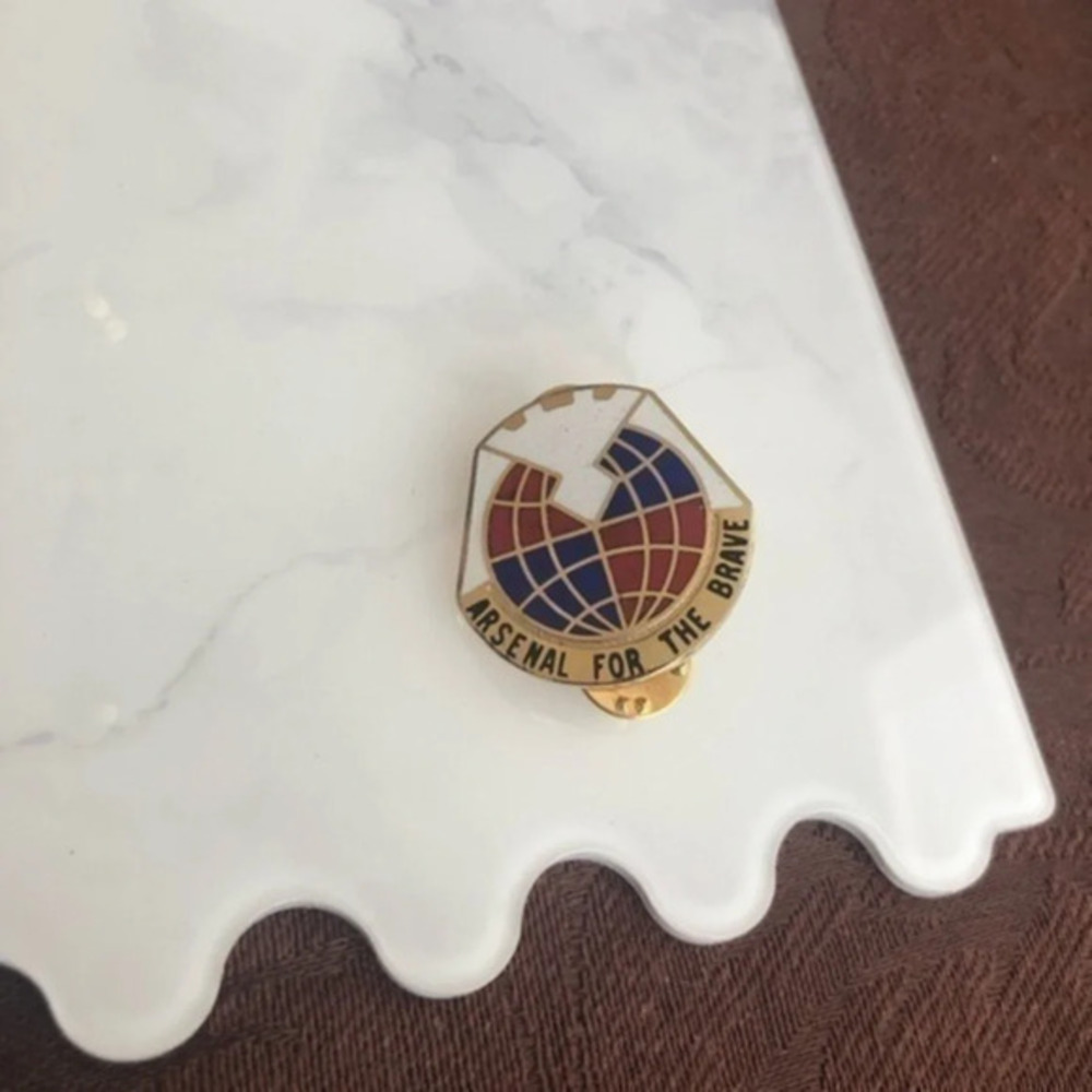 Vintage Us ARMY label Pin